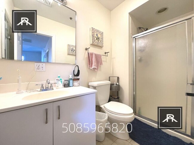 Building Photo - 3 bedroom in Brookline MA 02445