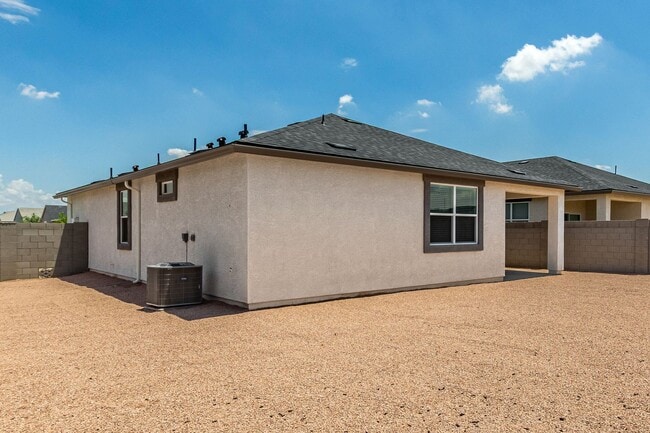 Building Photo - Beautiful 3 bed, 2 bath Casa Grande home