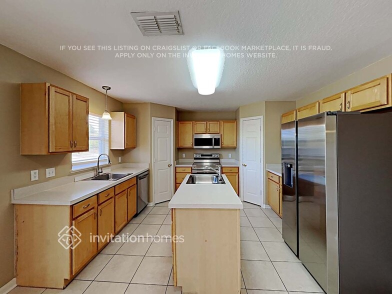 Building Photo - 13501 Mango Bay Dr