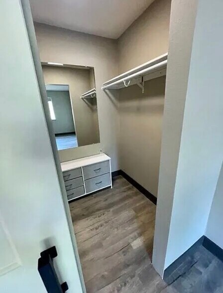 Building Photo - 1705 Heatheridge Rd