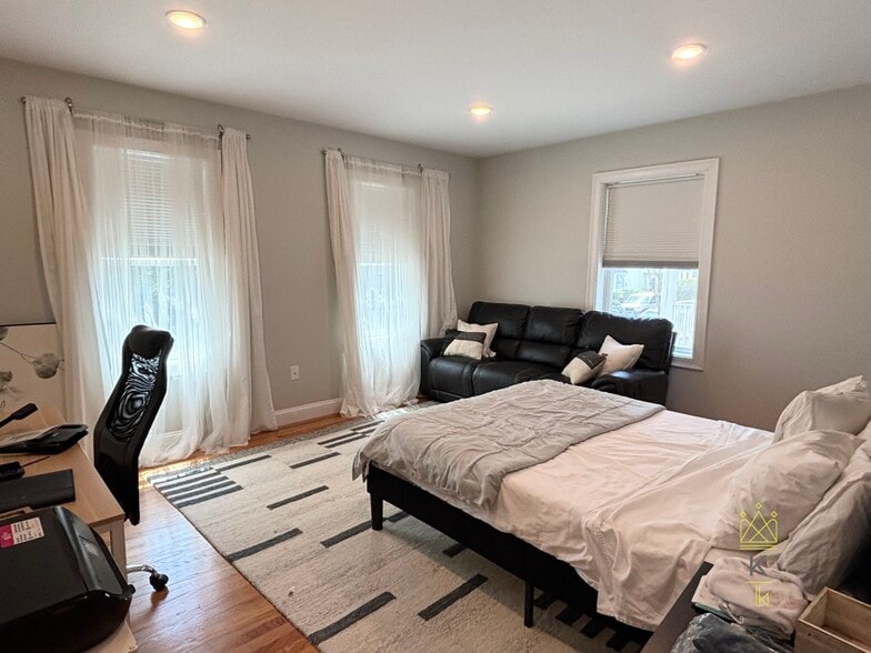 Building Photo - 214 Westville St