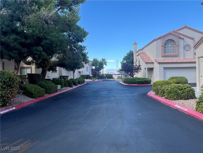 Building Photo - 8301 Boseck Dr