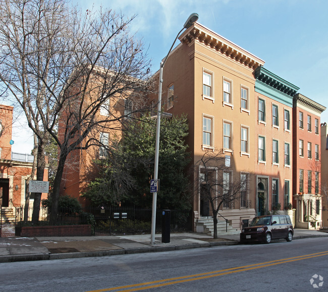 Primary Photo - 12 W Read Street Apartments