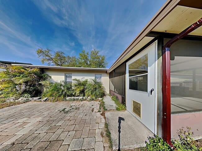 Building Photo - 2709 Mnr Hl Dr