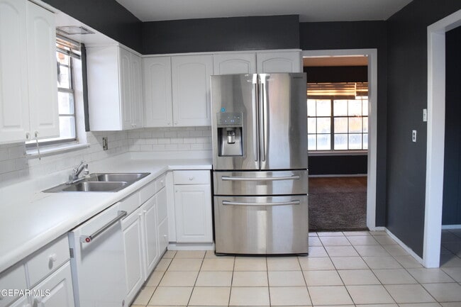 Building Photo - 136 N Festival Dr