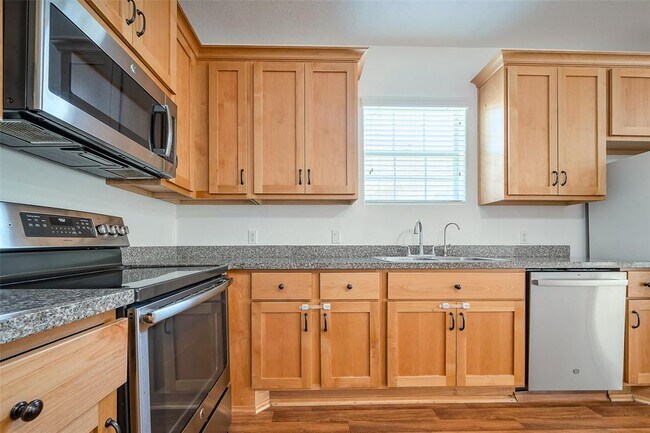 Building Photo - 5906 Yaupon Ridge Dr
