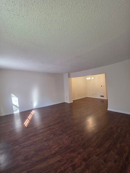 Building Photo - 8315 Countryside Ln