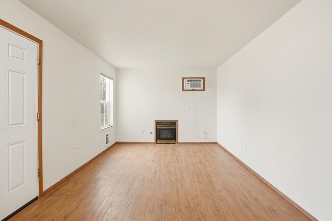 Building Photo - 13221 E 31st Ct