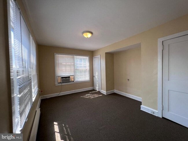 Building Photo - 1303 N Franklin St