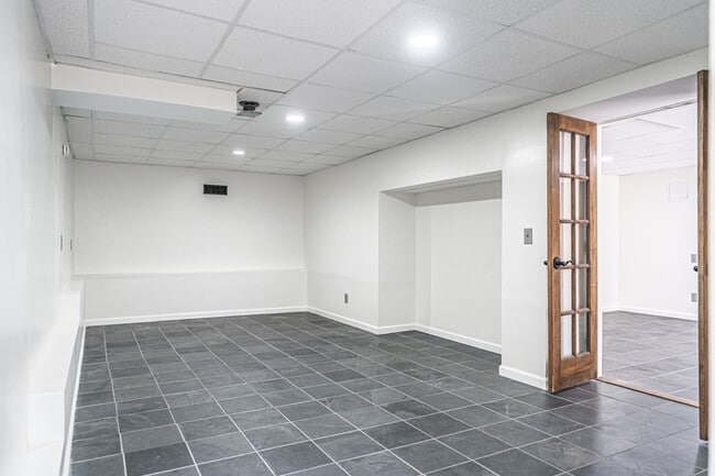 Building Photo - 980 Monticello Dr