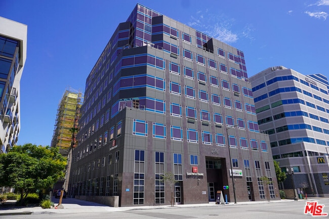 Primary Photo - 520 N Central Ave