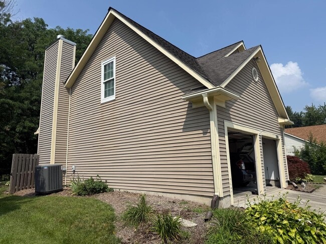 Building Photo - 7574 Allenwood Ct