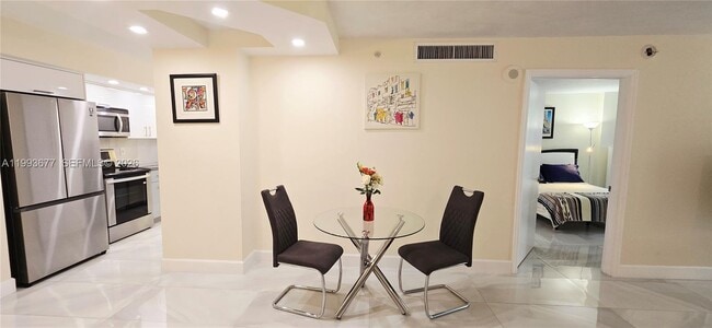 Building Photo - 6917 Collins Ave