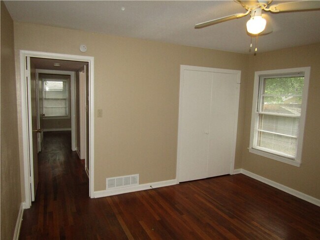 Building Photo - East Austin 3x2 Home Near Downtown & UT