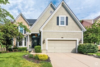 Building Photo - 4 Bed 4 Bath (2 Full, 2 Half)