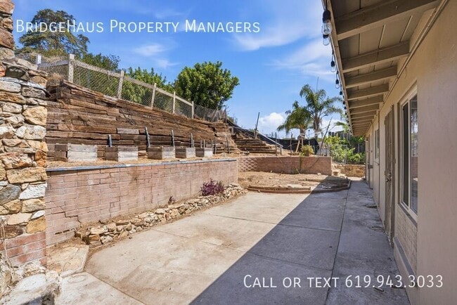 Building Photo - 7562 Zemco Dr