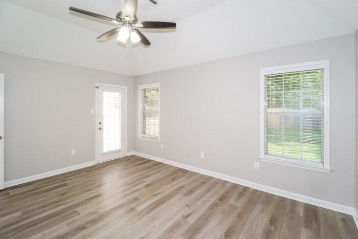 Building Photo - 190 Winding Creek Dr