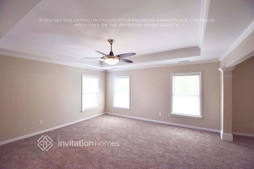 Building Photo - 2716 Sandalwood Cir