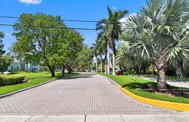 Building Photo - 1055 Crystal Way