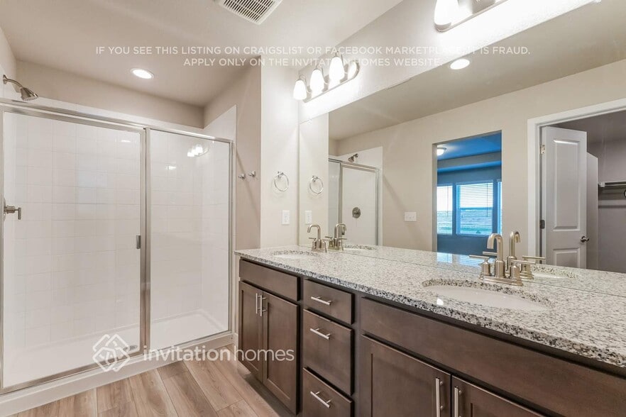 Building Photo - 13533 Arriba Dr