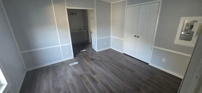 Building Photo - 3 Bedroom/ 2 Bathroom Mobile Home