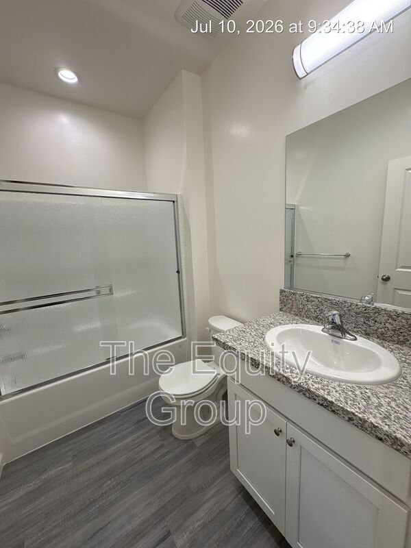 Building Photo - 733 S Pinkham St