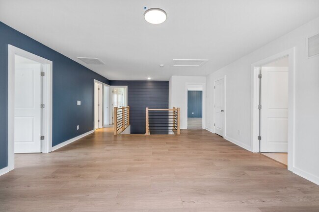Building Photo - Spacious 5 Bedroom 3 Bath Home in highly sought after Walnut Creek!