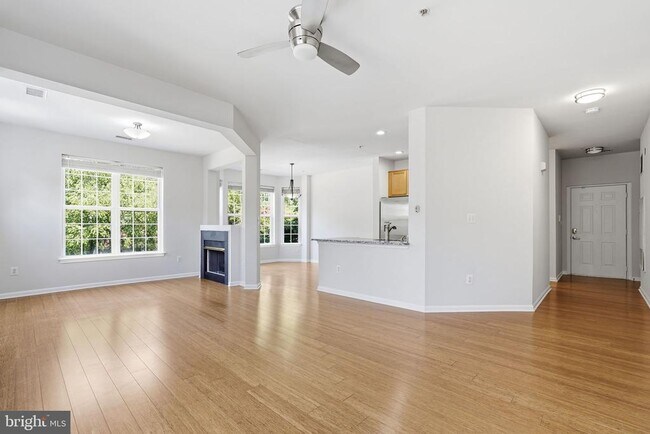 Building Photo - 6495 Tayack Pl