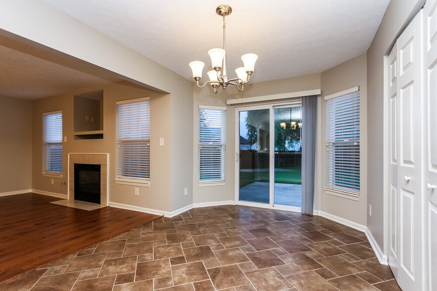 Building Photo - 975 Needle Ridge Ln