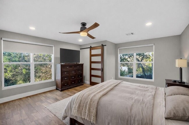 Building Photo - 3627 Stoneridge Rd