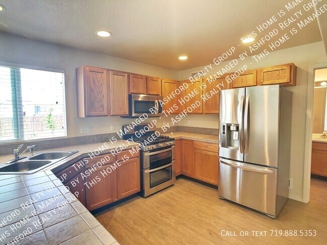 Building Photo - 3314 Castellon Dr