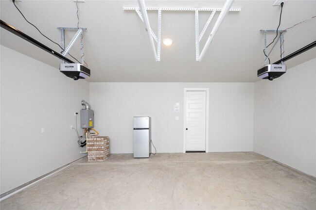 Building Photo - 24130 Elkhorn Gln Ln