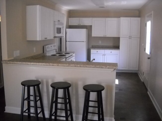 Building Photo - 1132 MS-9