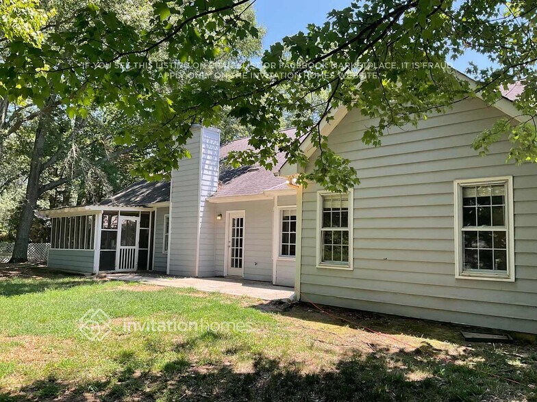 Building Photo - 500 Sequoia Ct