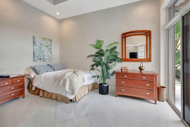 Building Photo - 23164 Via Stel