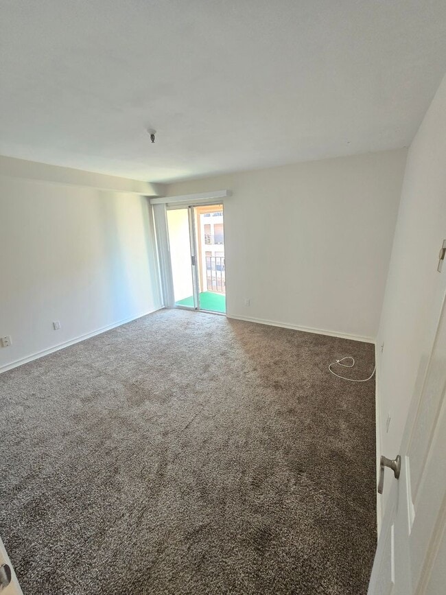 Building Photo - 4730 Noyes St