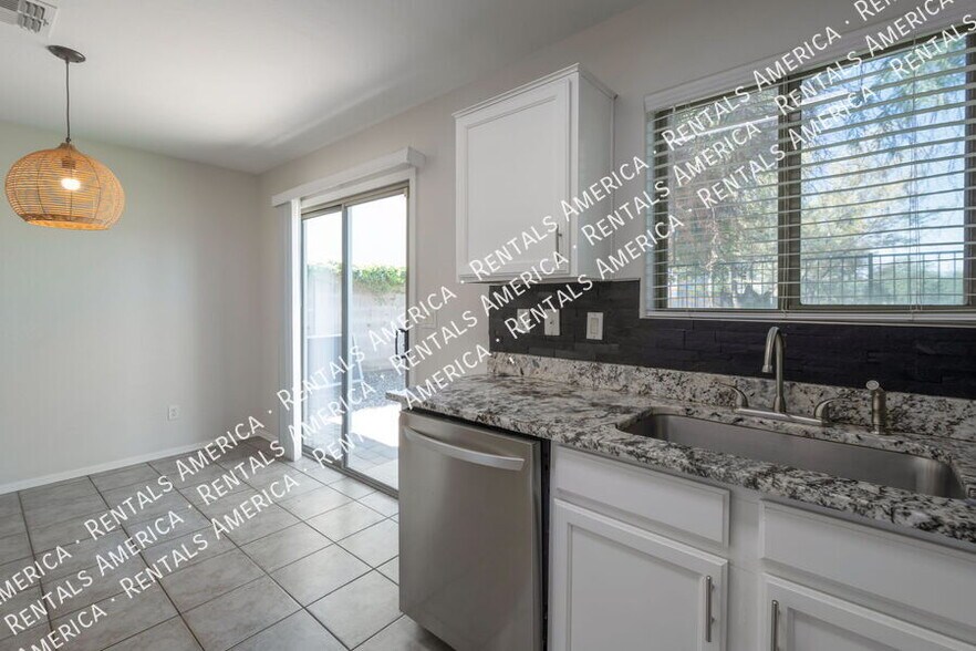 Building Photo - 40502 N Glen Meadows Ln