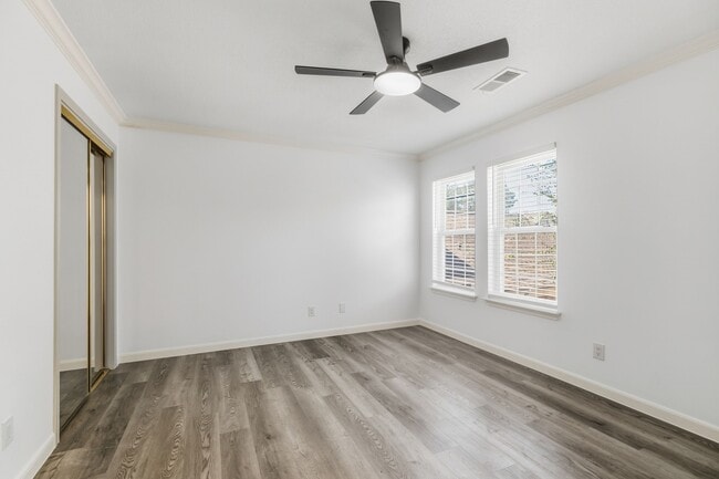 Building Photo - 7665 Ameswood Rd