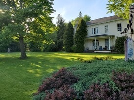 Building Photo - 111 Kirtley Strasse