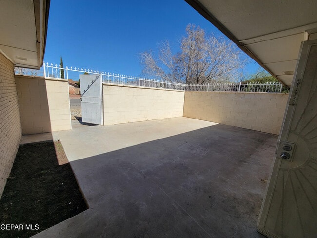 Building Photo - 7213 Alto Rey Ave