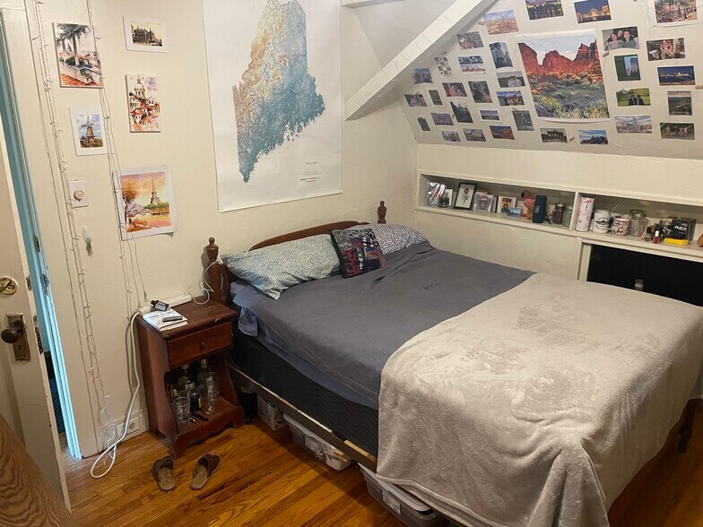 Available bedroom - 117 Linden Ave