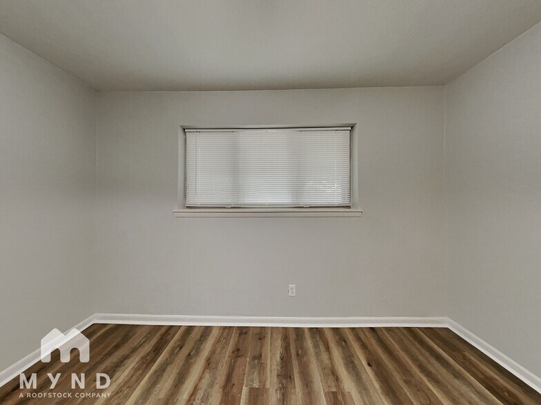 Building Photo - 5244 Greene Ave