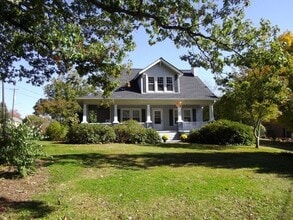 Building Photo - Four bedroom, 2 bath house in Mebane