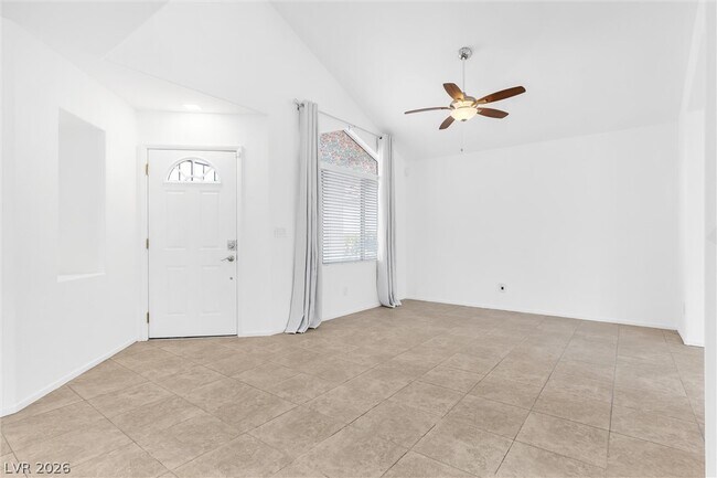 Building Photo - 7600 Beverly Hills Dr