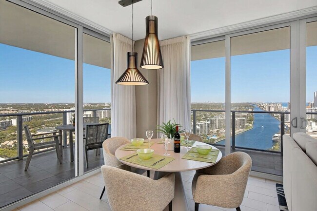 Building Photo - 4010 S Ocean Dr