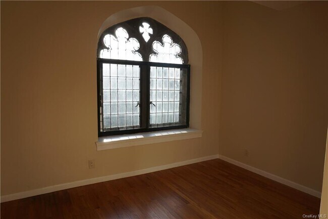 Building Photo - 110 Chateau Rive