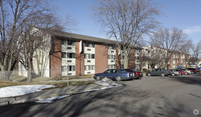 Building Photo - WestView Apartments