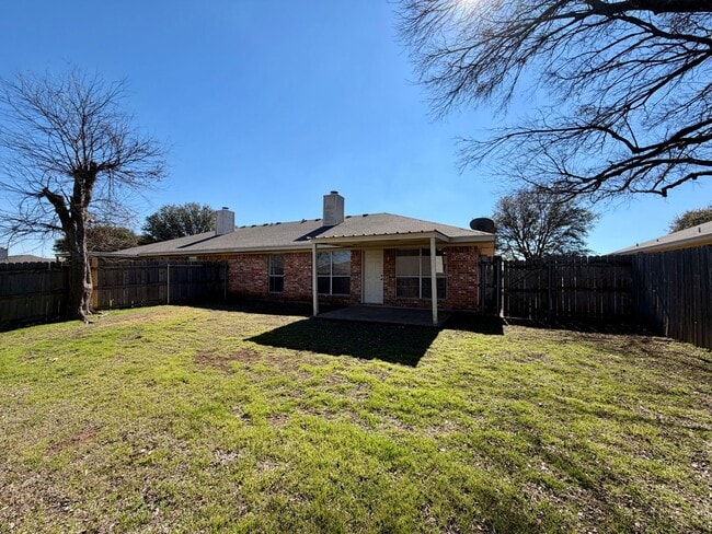 Building Photo - Duplex