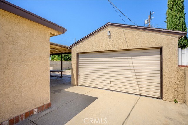Building Photo - 6607 Riverton Ave