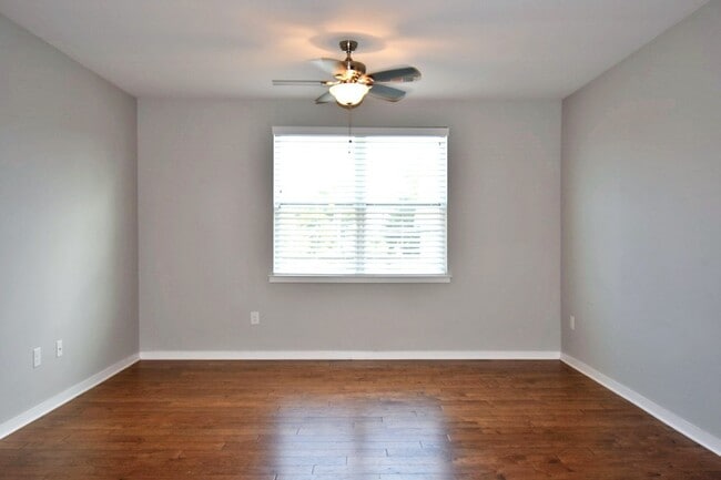 Building Photo - New modern 1BR/1BA condo in the hot Solo East development! W/dryer included, 8 mins. from downtow...